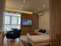    JACK HOUSE,     !  2-     